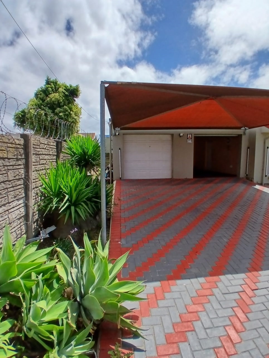 3 Bedroom Property for Sale in Haven Hills Eastern Cape